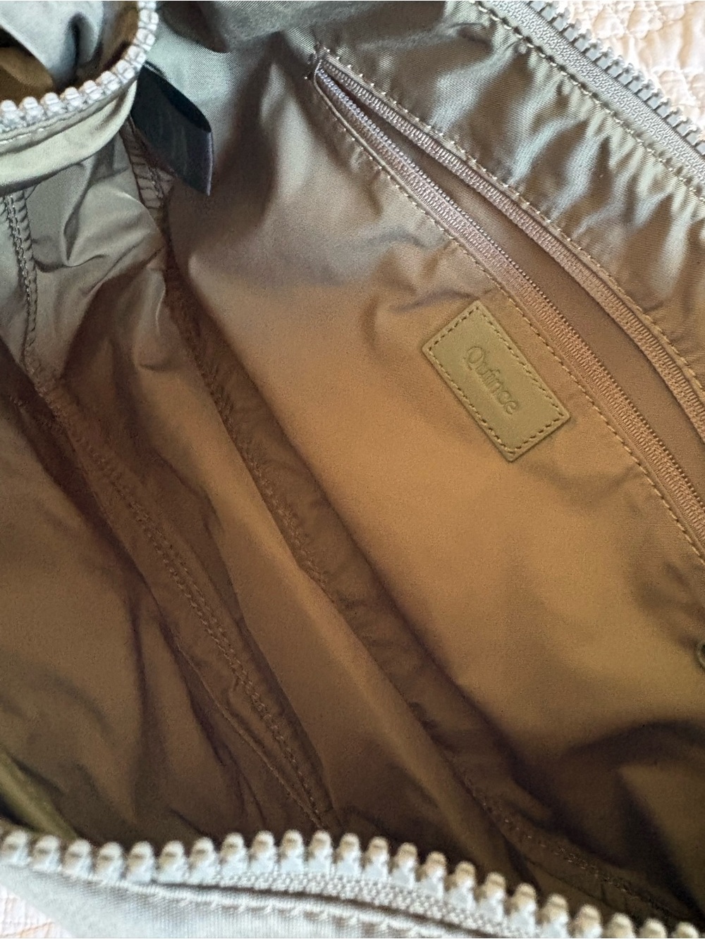 Quince Revive Crescent shoulder bag - Picture 3 of 5